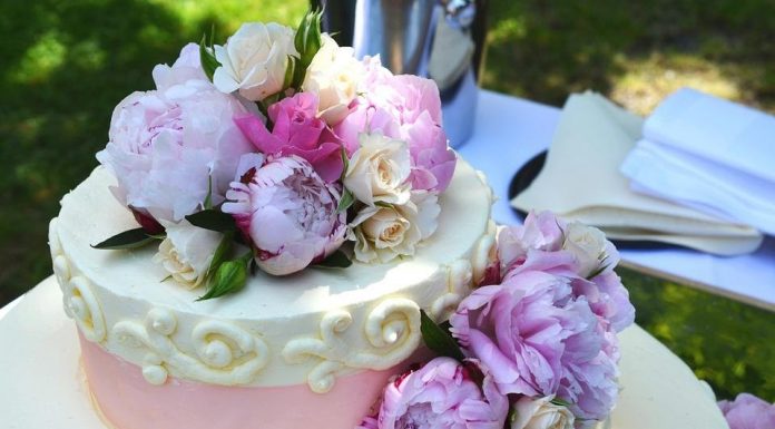 Wedding Cake According to Zodiac and What Your Sign Does at a Wedding Wedding cake