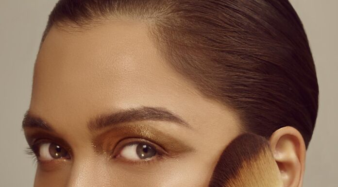 What Are the Side Effects of Using Makeup for Skin?